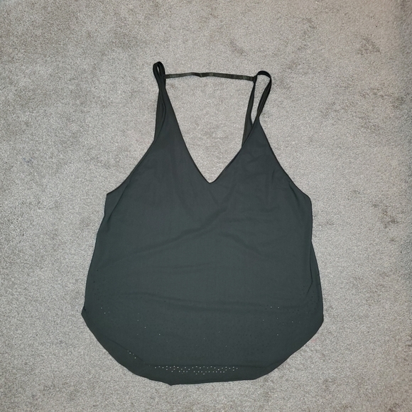Lululemon Run: Set Free Tank💚 - Picture 4 of 12